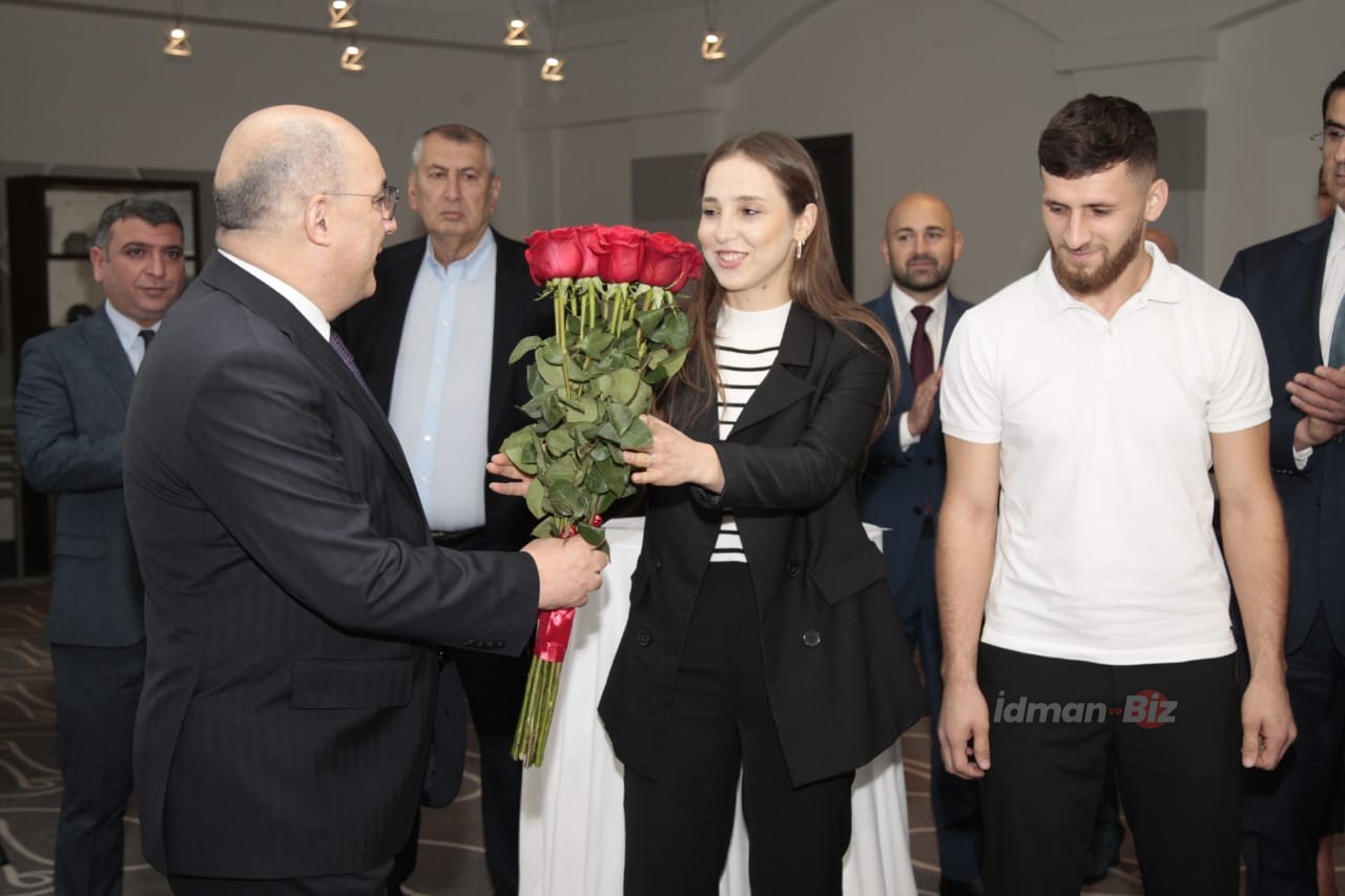 İki voleybolçumuz evləndi (FOTO)