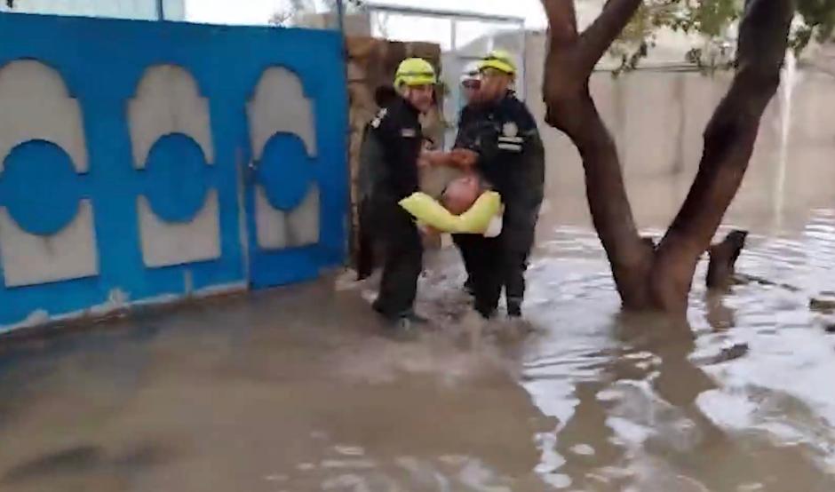 Bakı və Abşeronda yağışa görə insanlar təxliyə edildi (VİDEO)