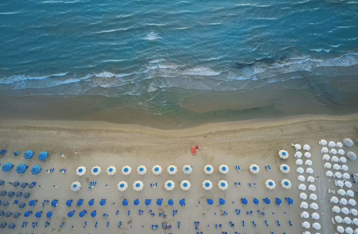 İtaliyada öz gözəlliyi ilə hər kəsi valeh edən mənzərəli bölgə (FOTO)