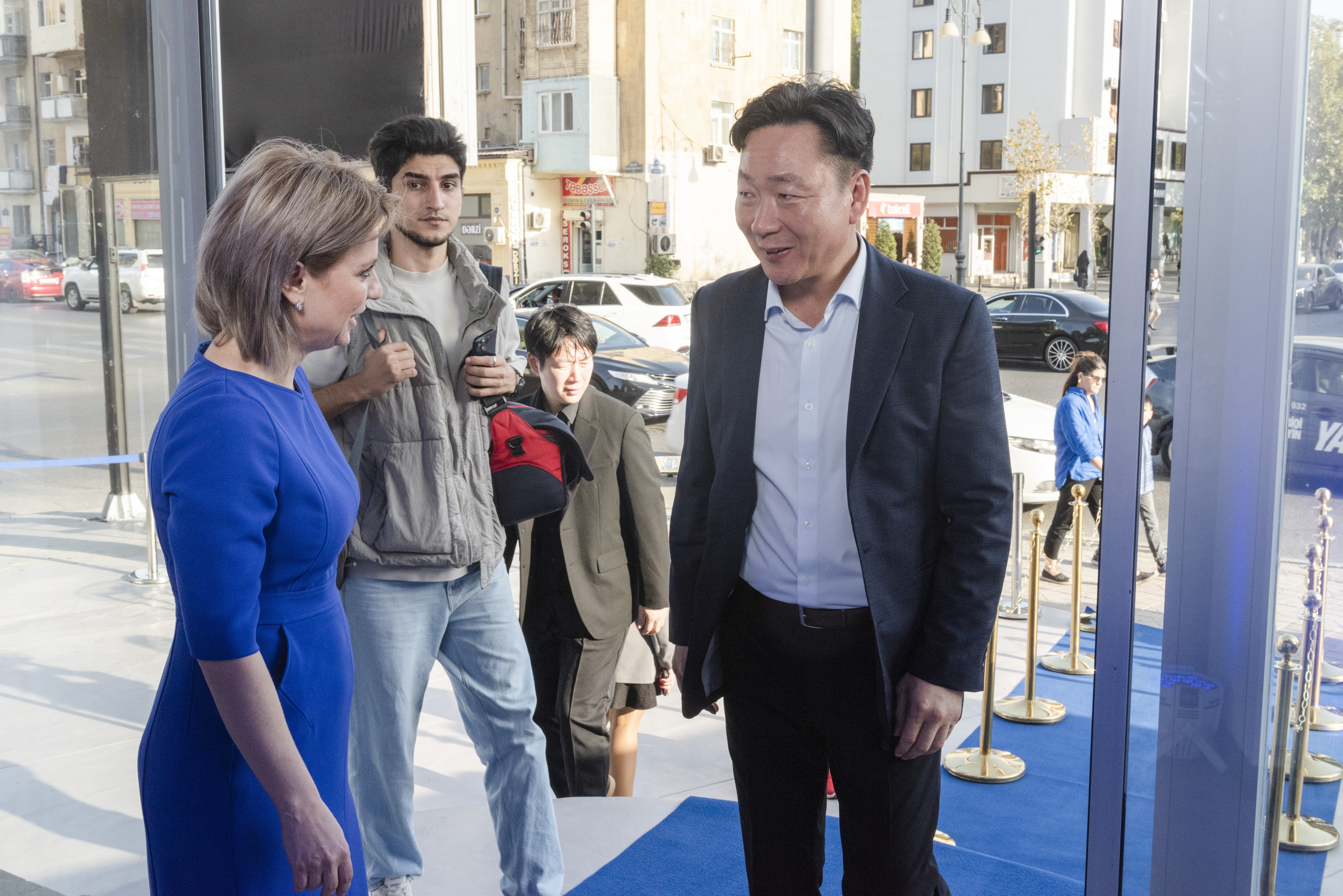 Bakıda “Samsung” brendinin yeni mağazasının açılışı olub