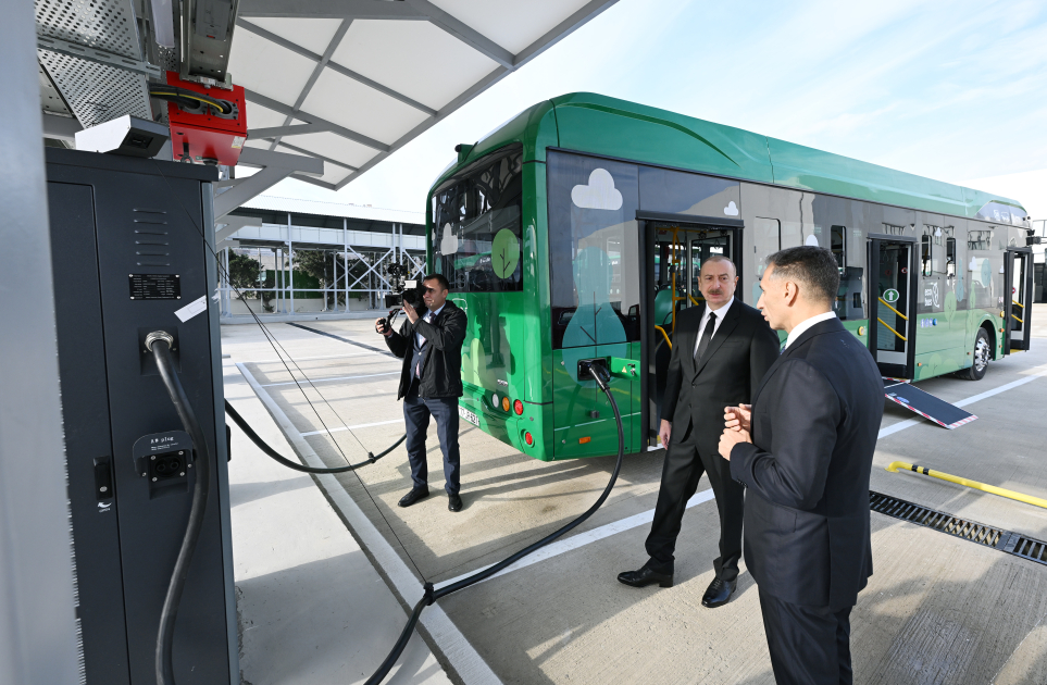 Prezident Bakıda Metropolitenində və Zığ Elektrik Avtobus Parkında olub (YENİLƏNİB)