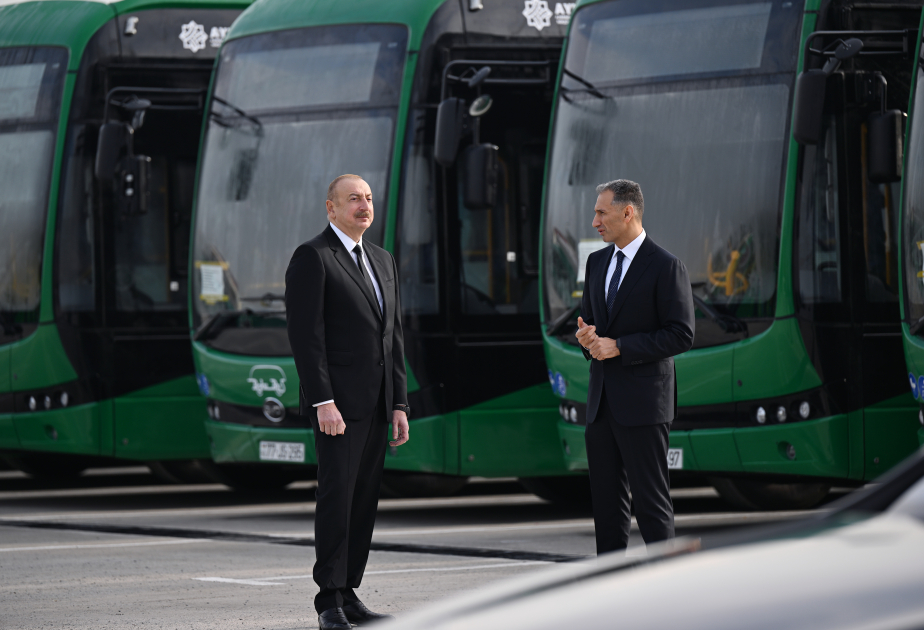 Prezident Bakıda Metropolitenində və Zığ Elektrik Avtobus Parkında olub (YENİLƏNİB)