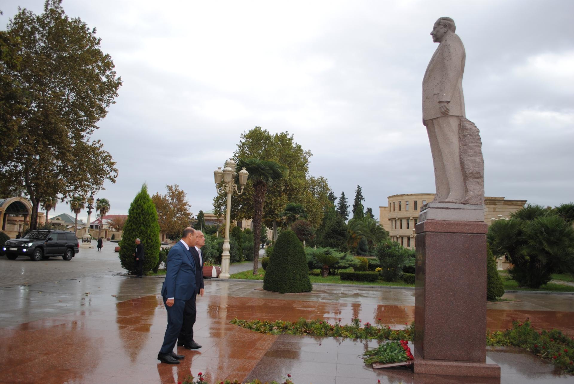 Zaur Mikayılov Bərdədə vətəndaşları qəbul etdi (FOTO)