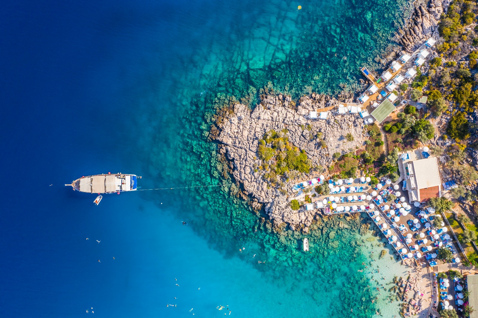 Antalyada yay mehinin son günlərinin dadını çıxarın