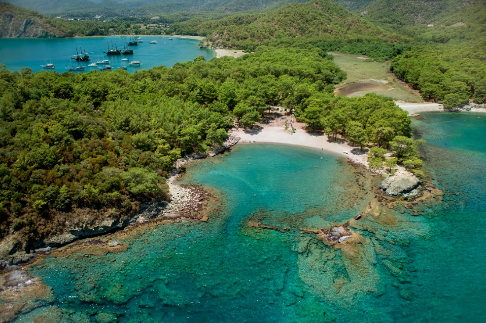 Antalyada yay mehinin son günlərinin dadını çıxarın