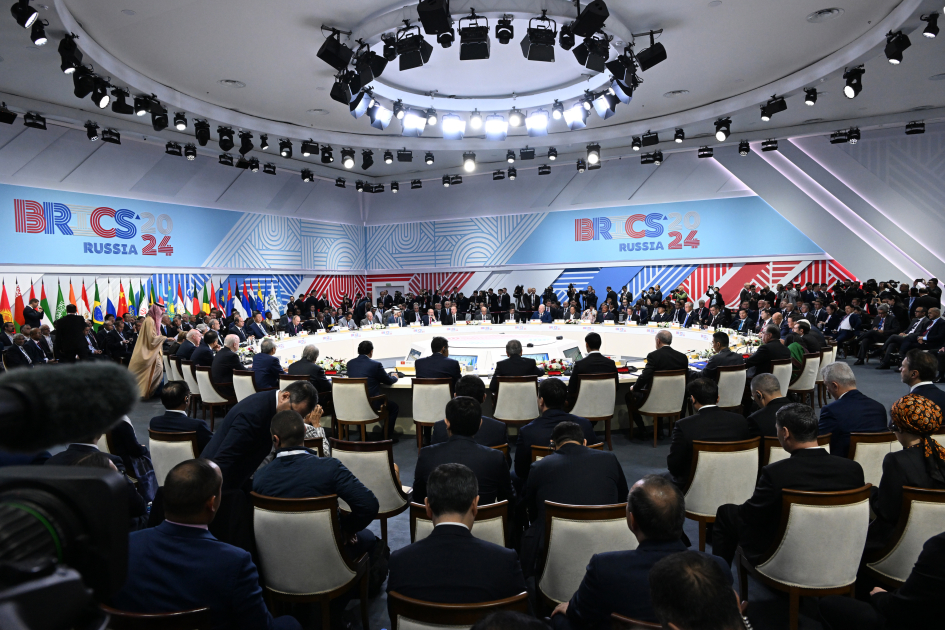 Prezident XVI BRICS Sammitinin ilk plenar iclasında çıxış etdi (YENİLƏNİR)