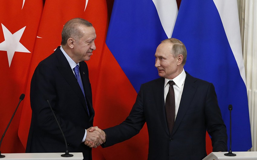 Putin Ərdoğanla görüşdü:  Ərdoğana başsağlığı verdi