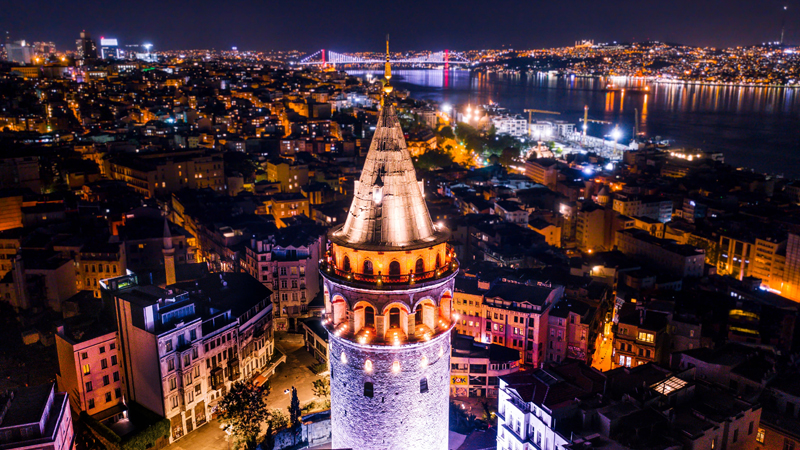 Yeni İli İstanbulda qarşılamaq üçün ən romantik tətil seçimləri