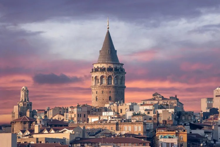 Dünya turizminin mərkəzi olan tarixi İstanbul