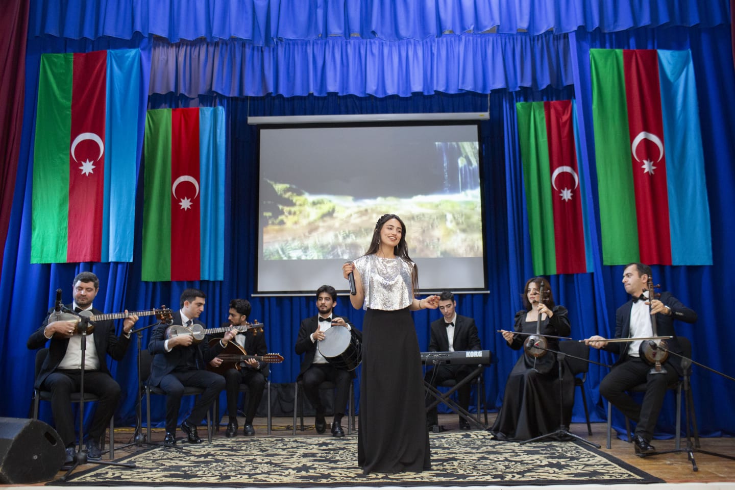 Zəfər Gününə həsr olunan konsert keçirildi (FOTO)