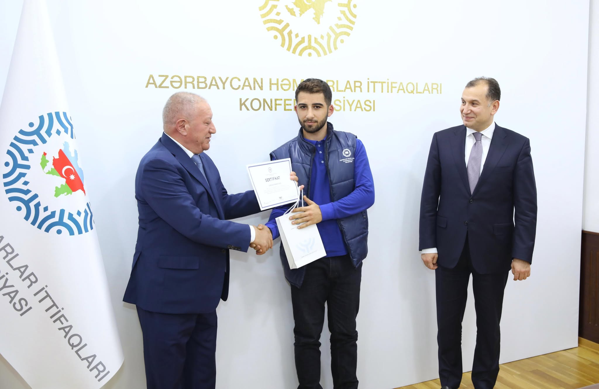 Azərbaycan Həmkarlar İttifaqları Konfederasiyasında könüllülərlə görüş keçirildi (FOTO)