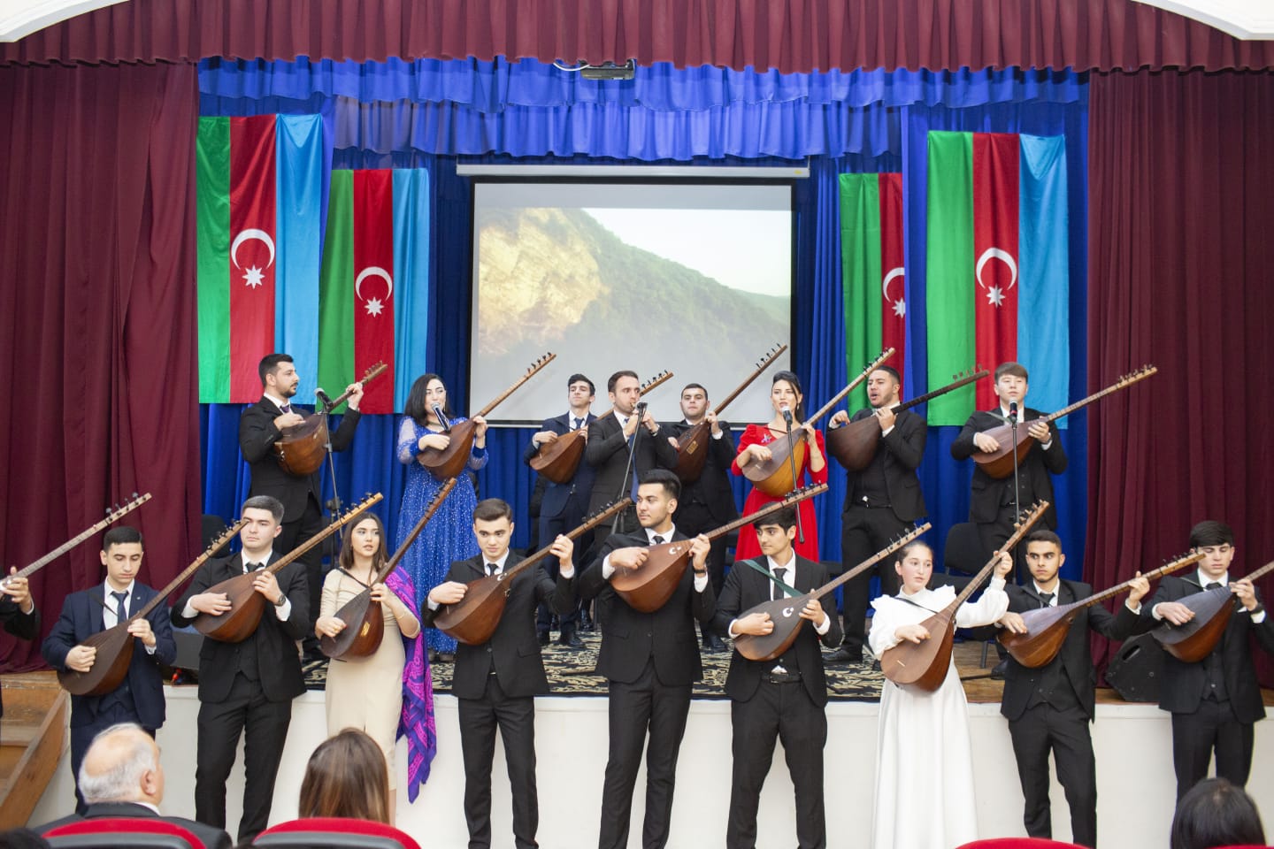 Zəfər Gününə həsr olunan konsert keçirildi (FOTO)