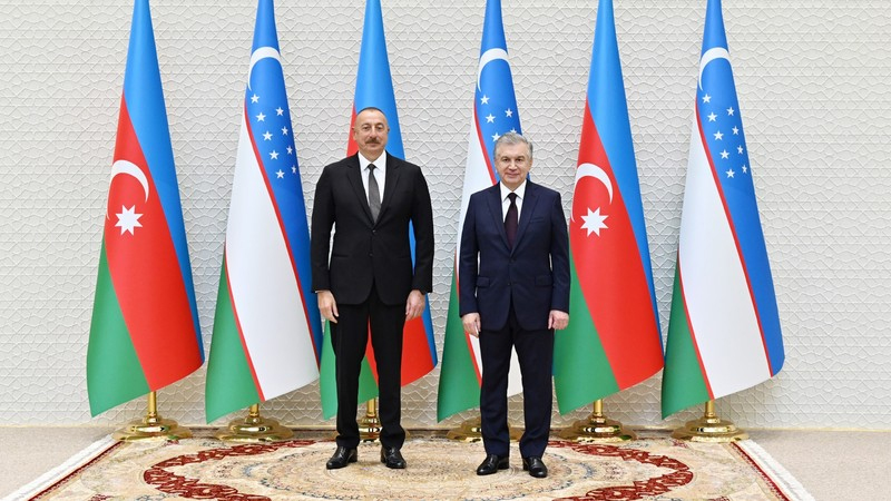 Şavkat Mirziyoyev İlham Əliyevi təbrik etdi