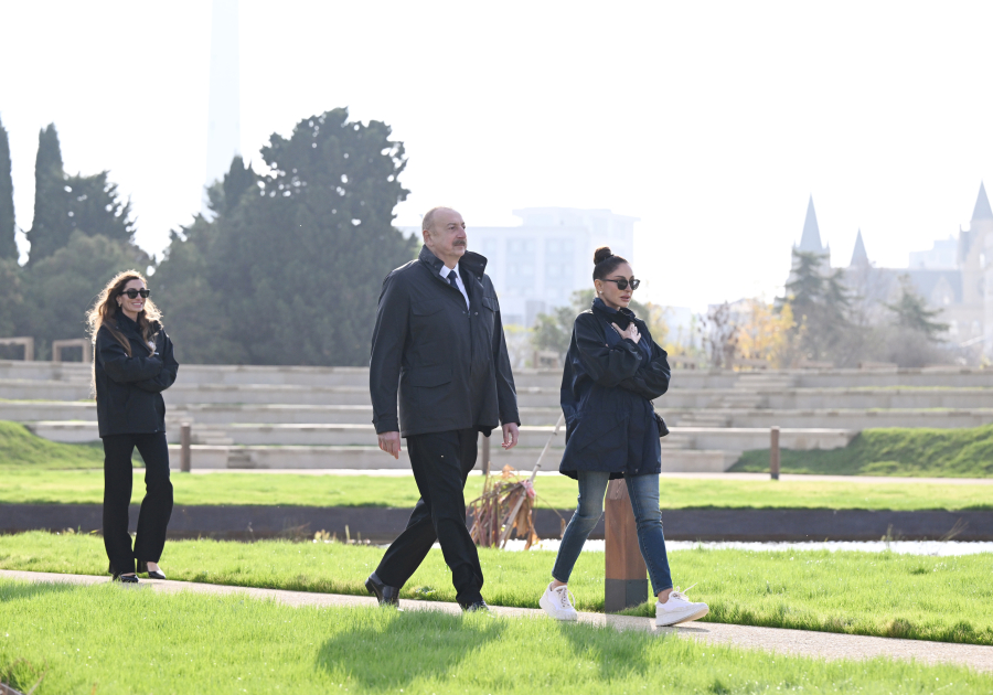 Prezident və ailə üzvləri Mərkəzi Nəbatat Bağının açılışında (FOTO)