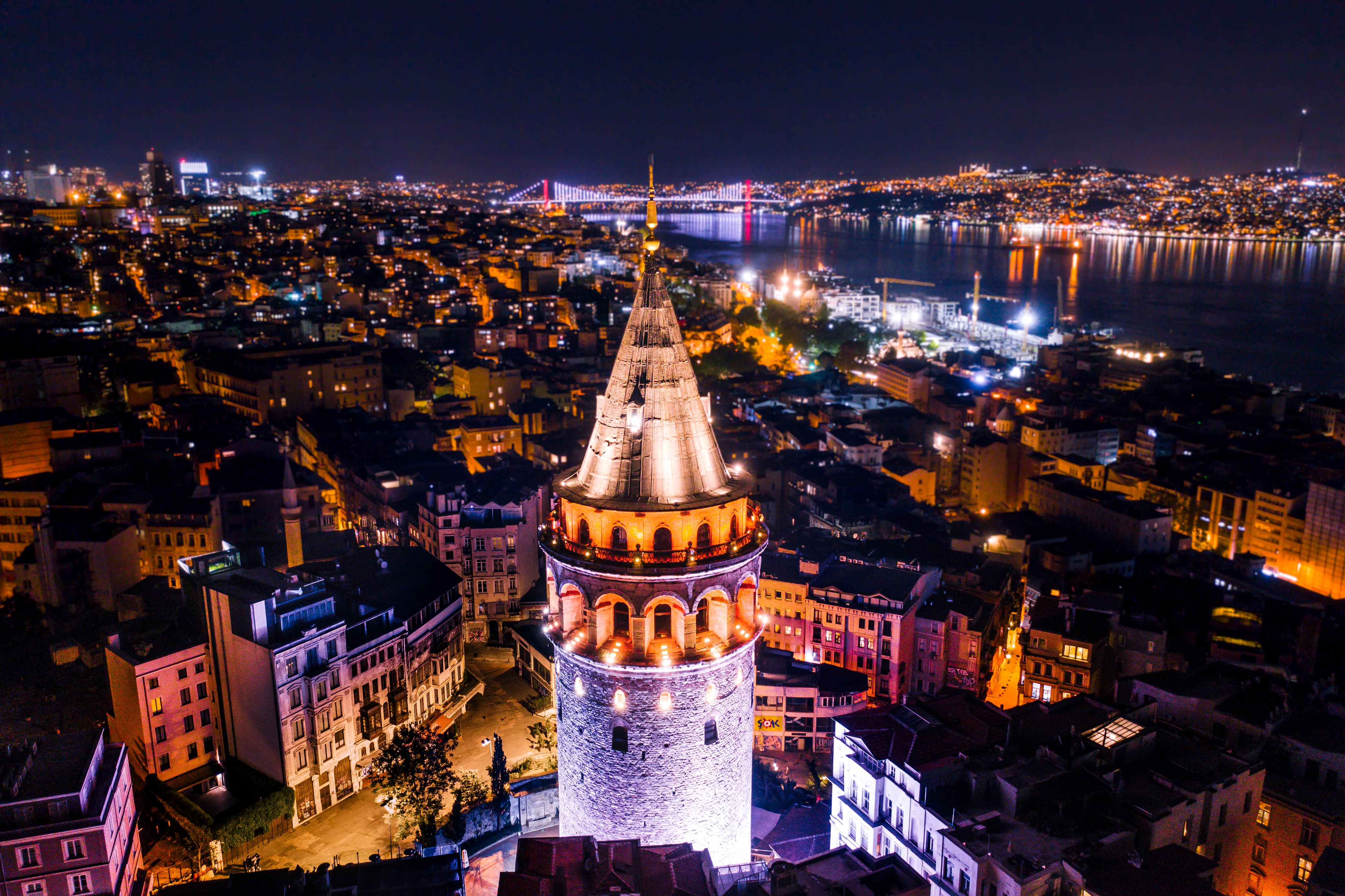 Yeni İli İstanbulda qarşılamaq üçün ən romantik tətil seçimləri