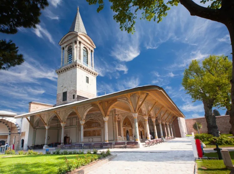 Dünya turizminin mərkəzi olan tarixi İstanbul